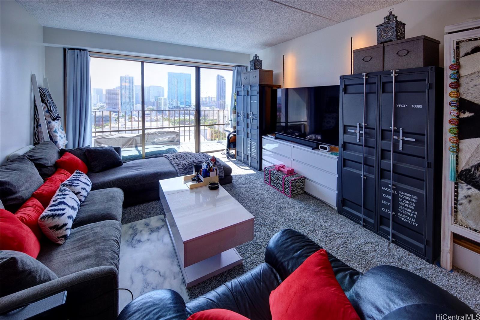 Harbor Square condo # 1708, Honolulu, Hawaii - photo 6 of 25