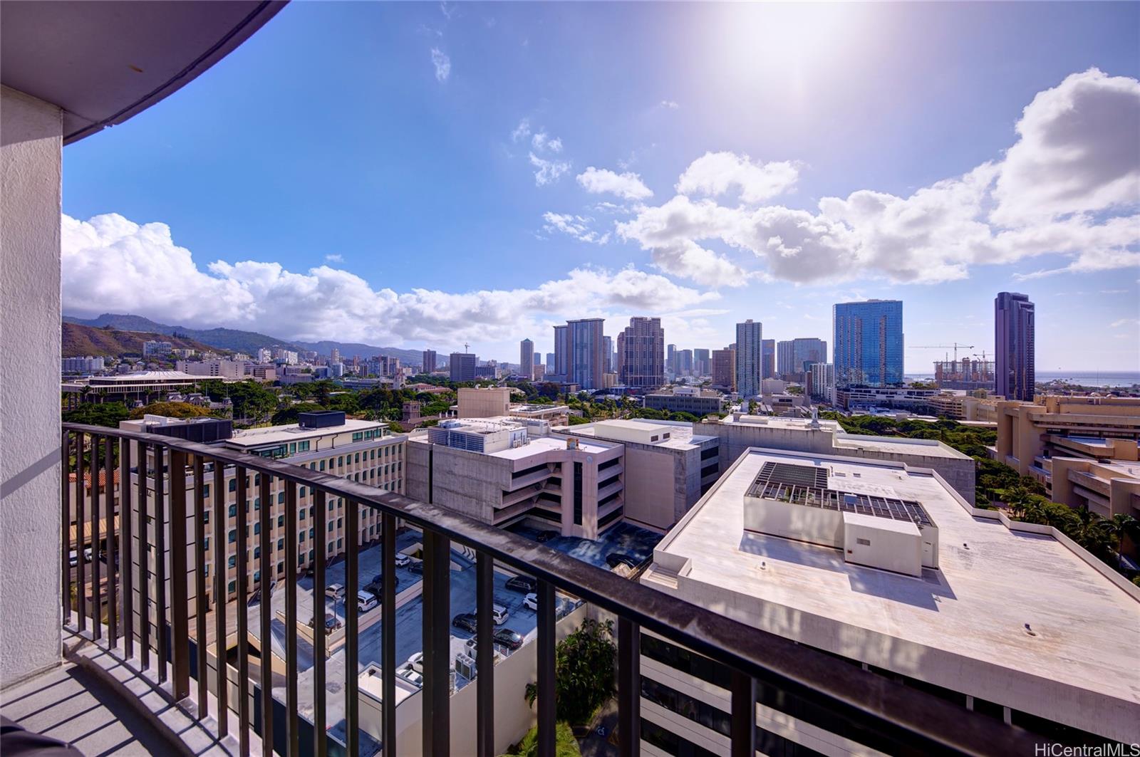 Harbor Square condo # 1708, Honolulu, Hawaii - photo 10 of 25