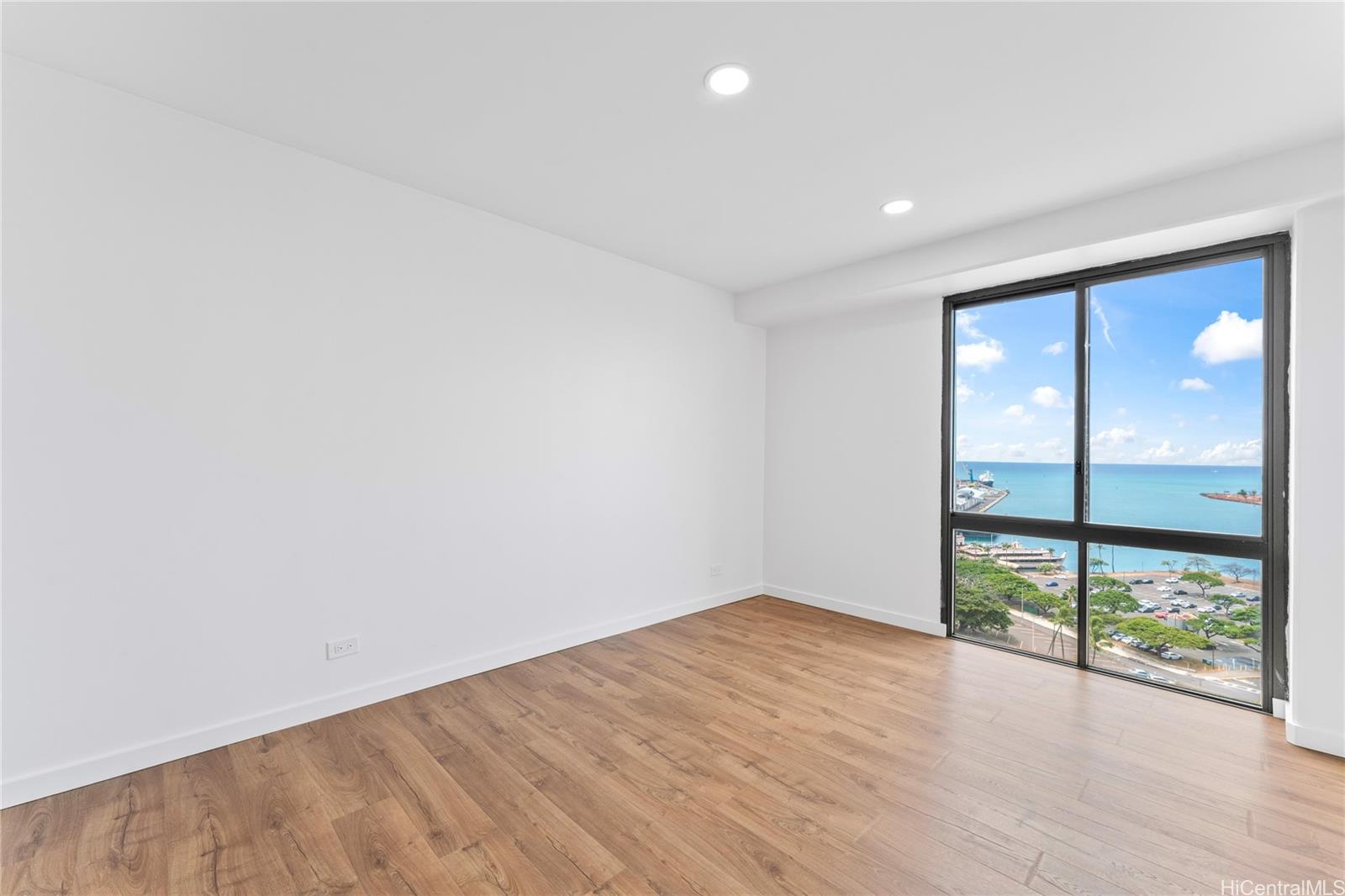 Harbor Square condo # 1709, Honolulu, Hawaii - photo 14 of 25