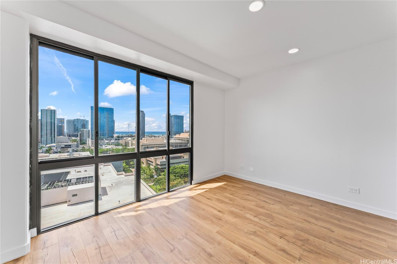 Harbor Square condo # 1709, Honolulu, Hawaii - photo 18 of 25