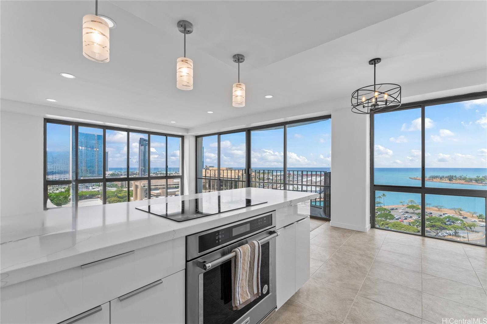 Harbor Square condo # 1709, Honolulu, Hawaii - photo 9 of 25