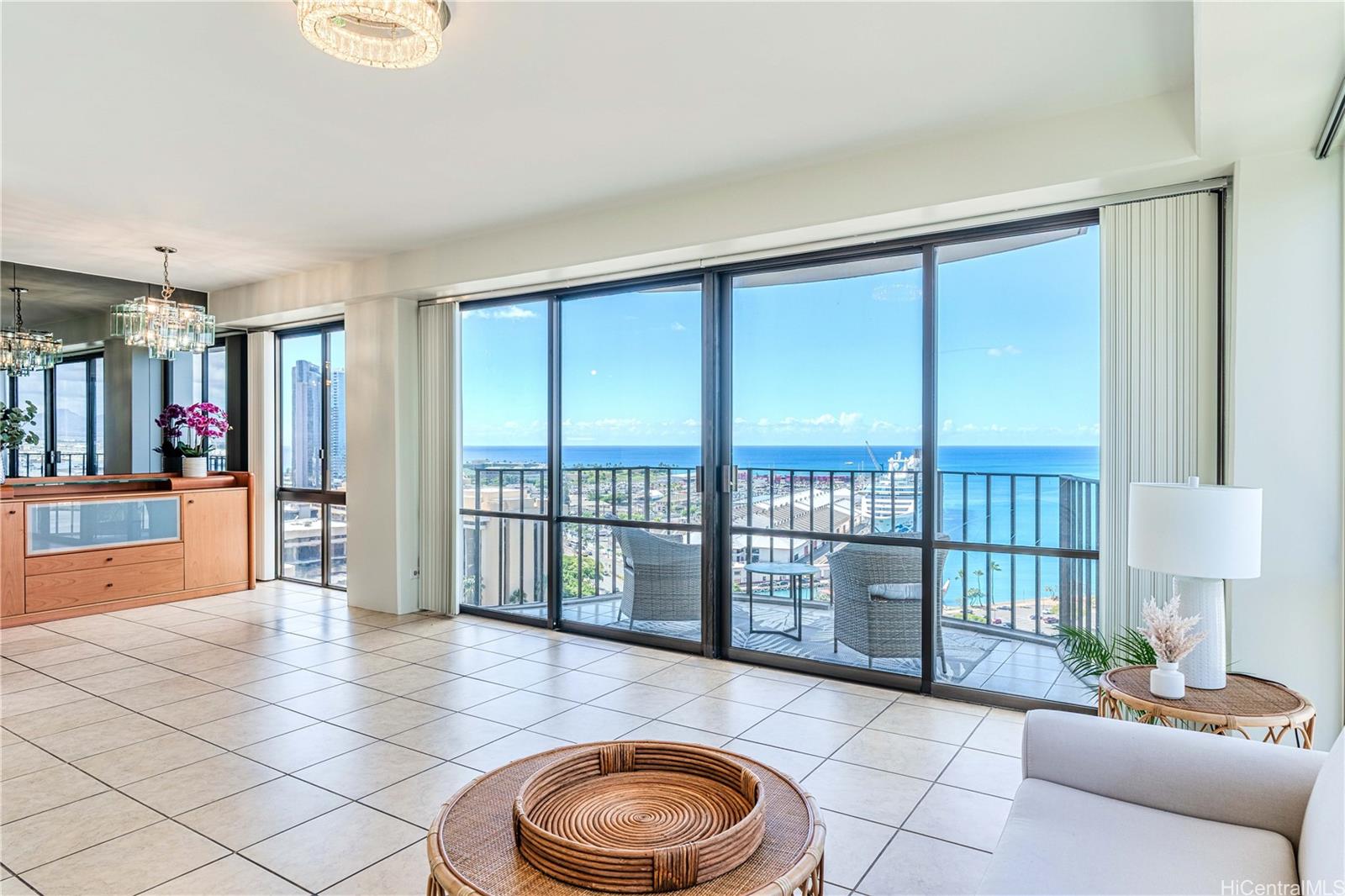 Harbor Square condo # 2101, Honolulu, Hawaii - photo 11 of 25