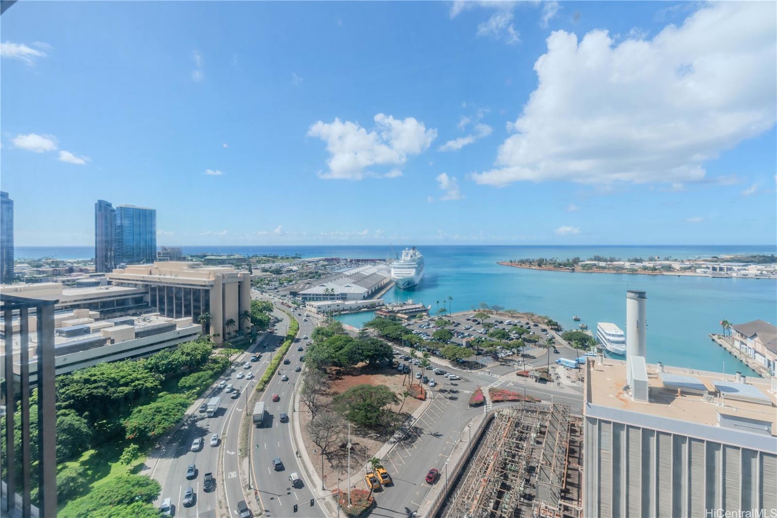 Harbor Square condo # 2101, Honolulu, Hawaii - photo 18 of 25