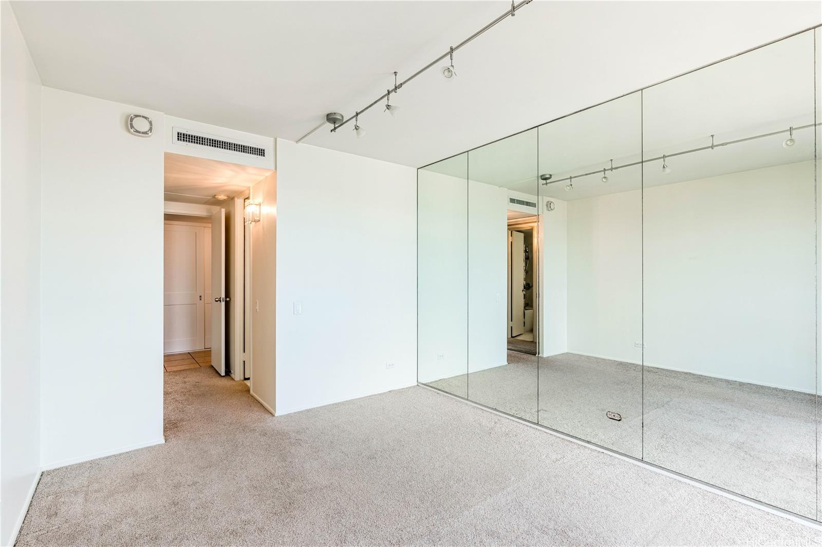 Harbor Square condo # 2101, Honolulu, Hawaii - photo 19 of 25