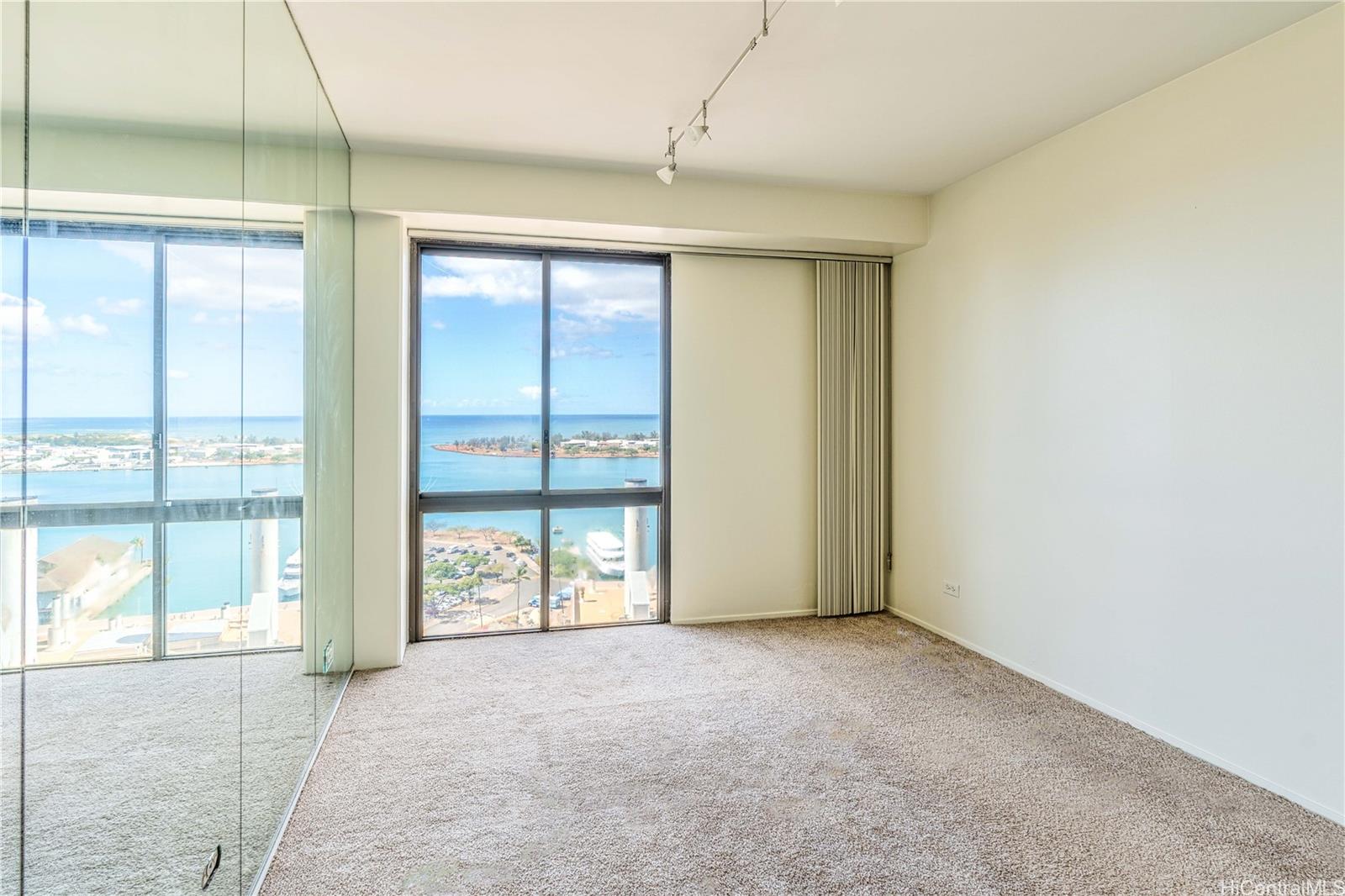 Harbor Square condo # 2101, Honolulu, Hawaii - photo 20 of 25