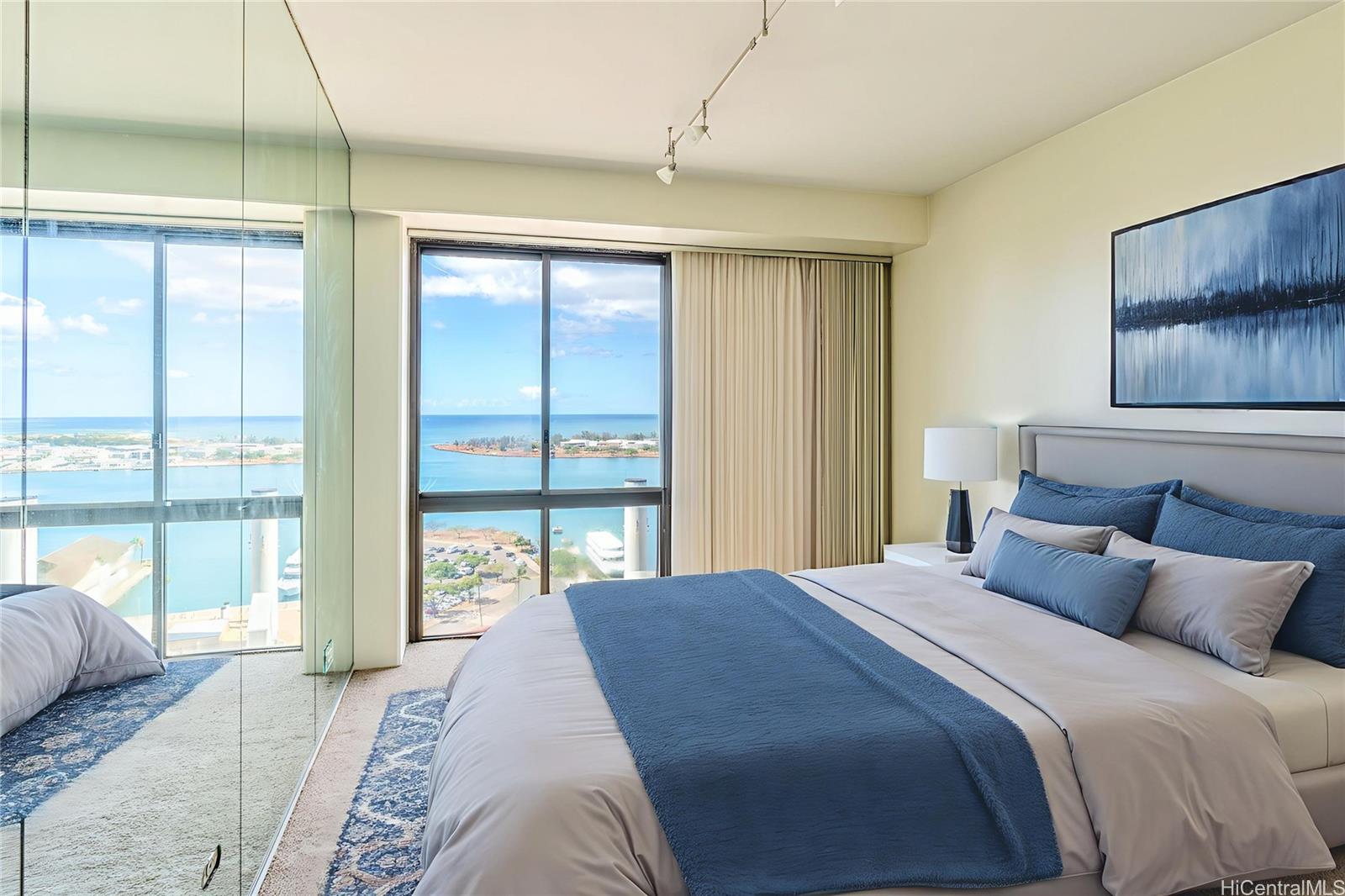 Harbor Square condo # 2101, Honolulu, Hawaii - photo 4 of 25