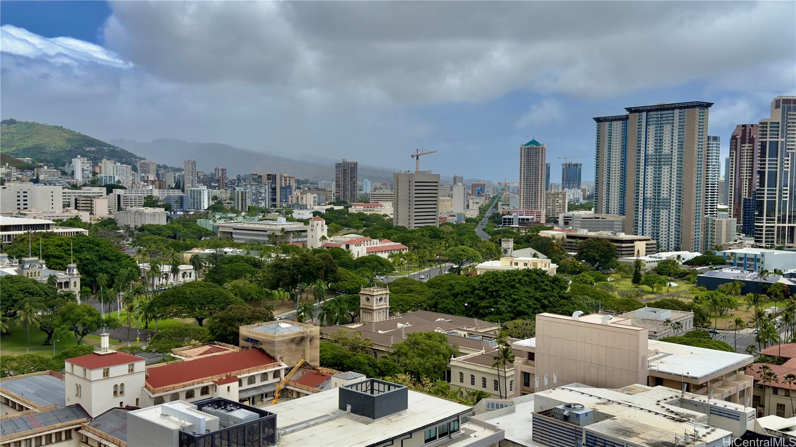 Harbor Square condo # 2205, Honolulu, Hawaii - photo 2 of 18