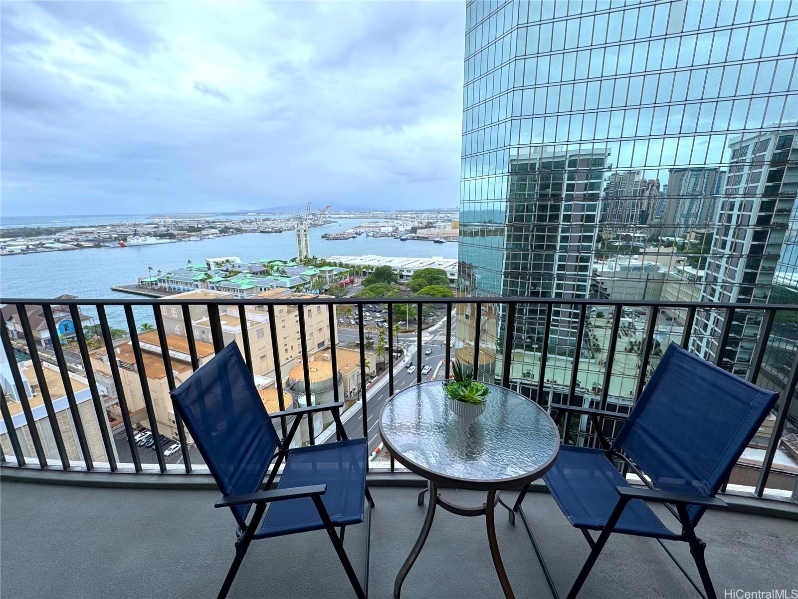 Harbor Square condo # 2302, Honolulu, Hawaii - photo 4 of 24