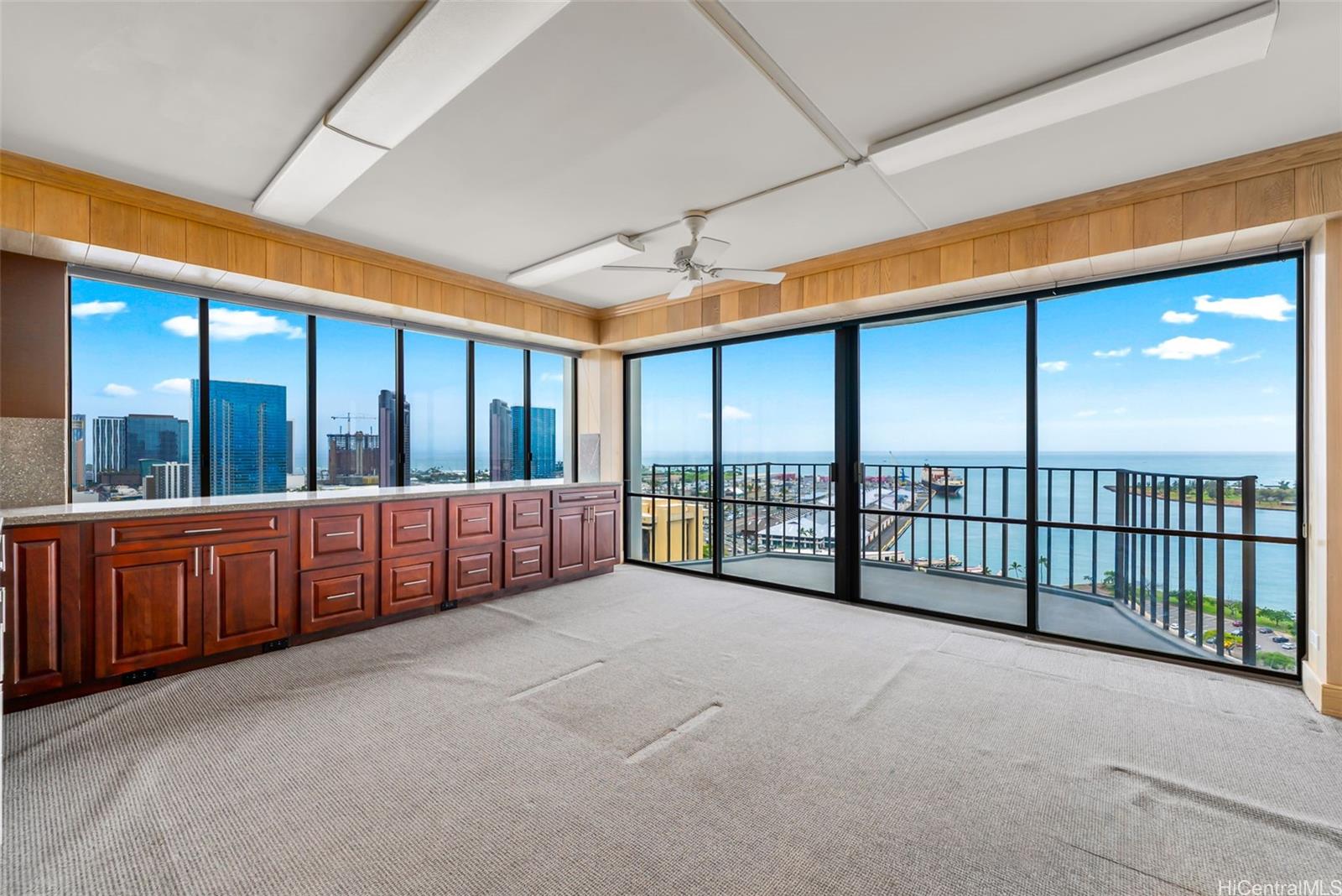 Harbor Square condo # 2309, Honolulu, Hawaii - photo 3 of 14