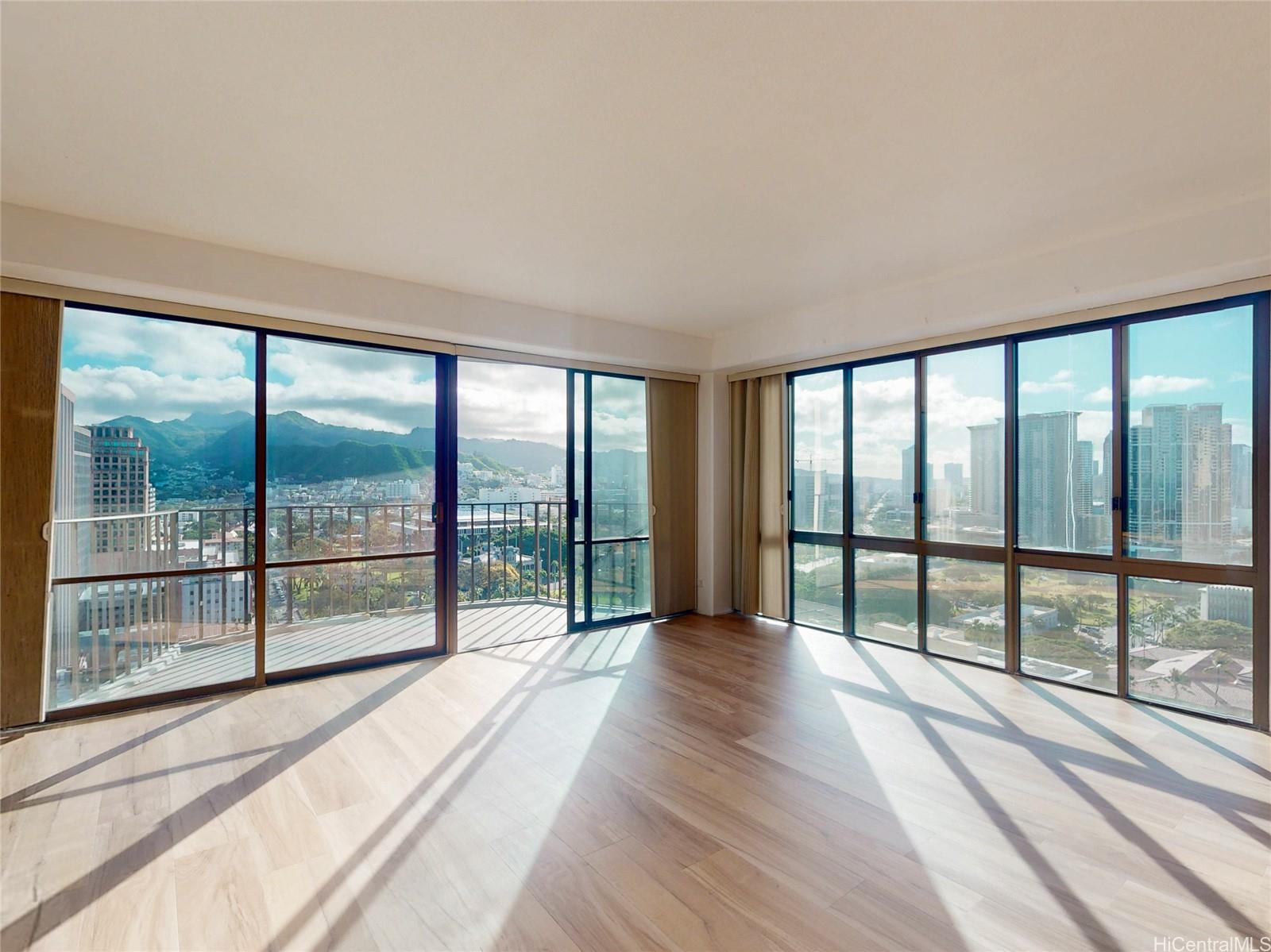 Harbor Square condo # 2406, Honolulu, Hawaii - photo 2 of 19