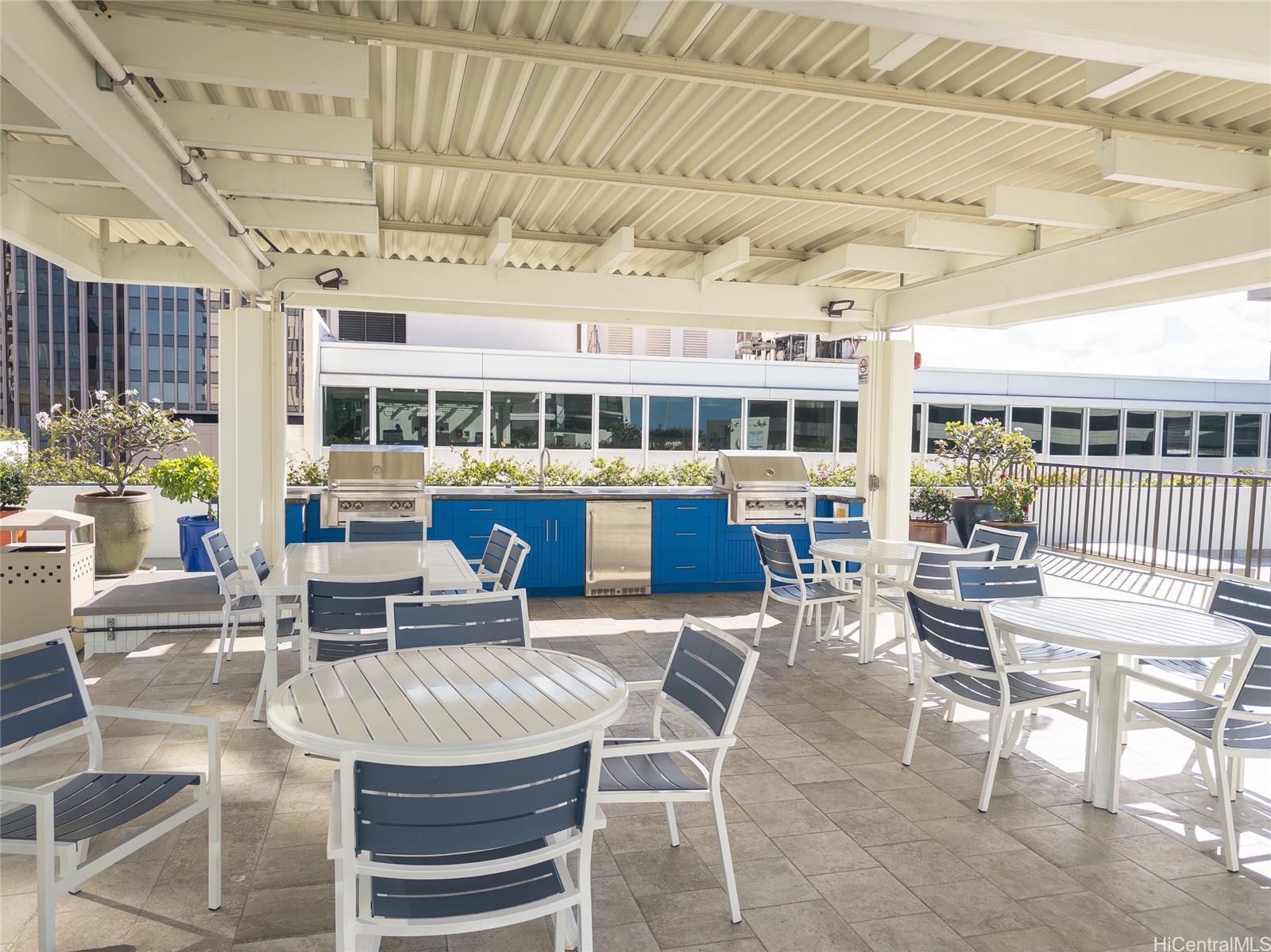 Harbor Square condo # 2406, Honolulu, Hawaii - photo 18 of 19