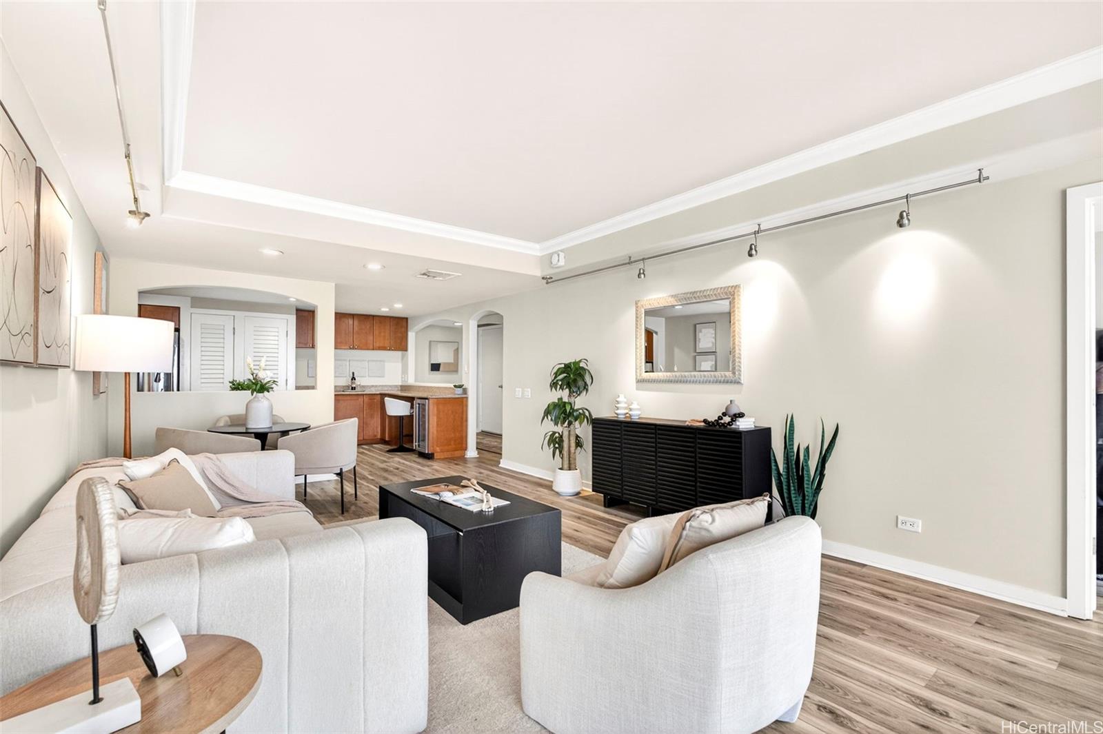 Harbor Square condo # 2510, Honolulu, Hawaii - photo 5 of 25