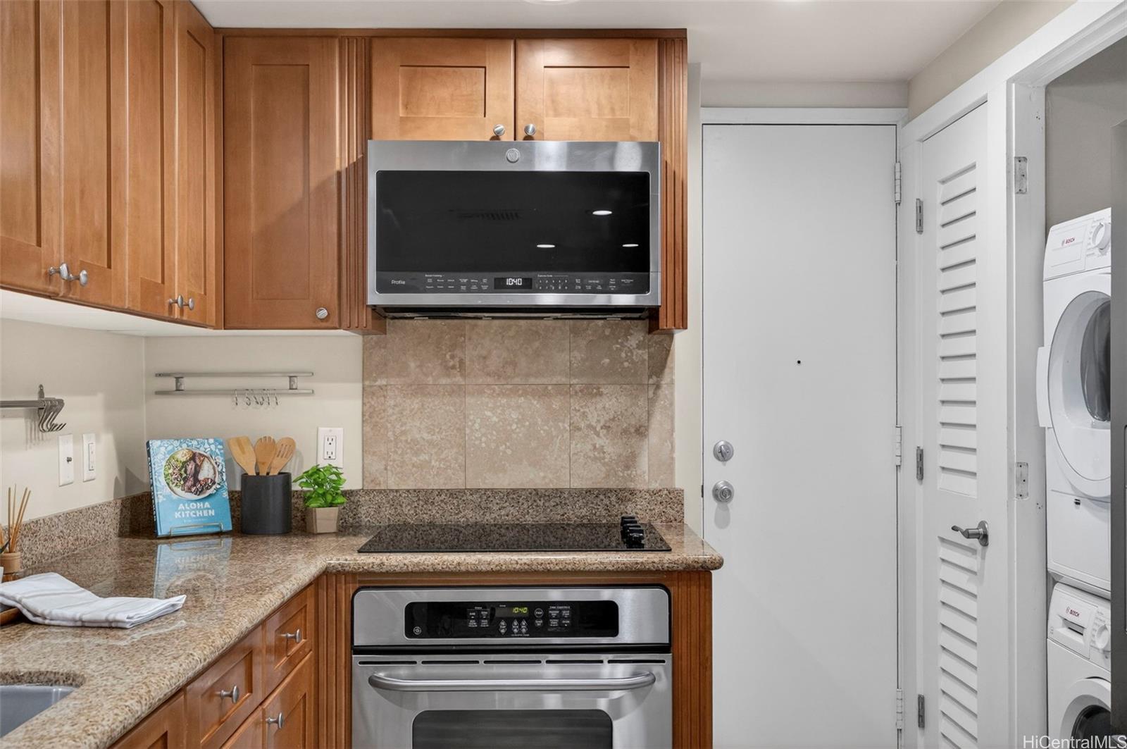 Harbor Square condo # 2510, Honolulu, Hawaii - photo 8 of 25