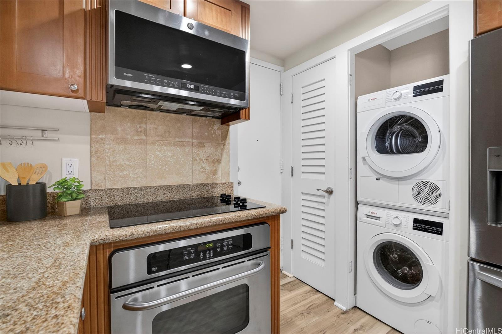 Harbor Square condo # 2510, Honolulu, Hawaii - photo 9 of 25