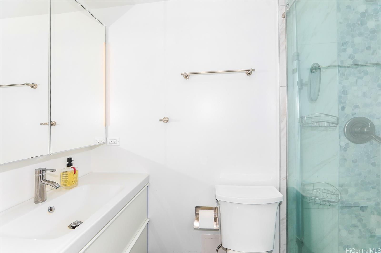 Harbor Square condo # 709, Honolulu, Hawaii - photo 13 of 25