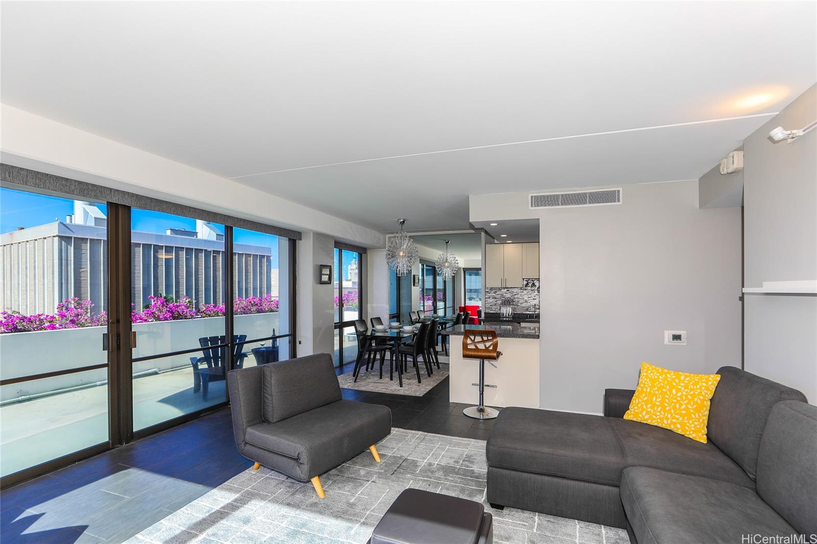 Harbor Square condo # 709, Honolulu, Hawaii - photo 3 of 25