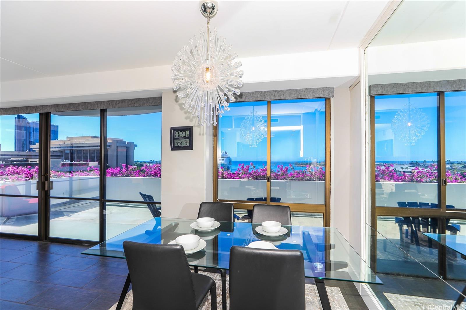 Harbor Square condo # 709, Honolulu, Hawaii - photo 4 of 25