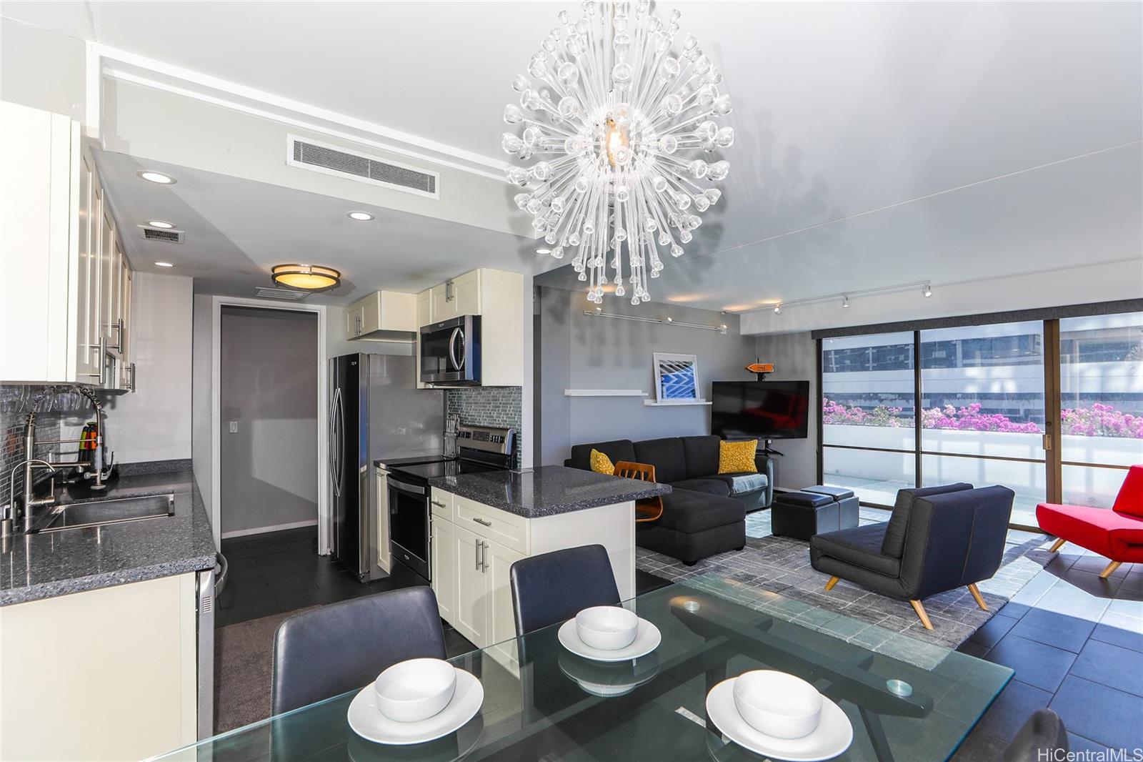 Harbor Square condo # 709, Honolulu, Hawaii - photo 5 of 25