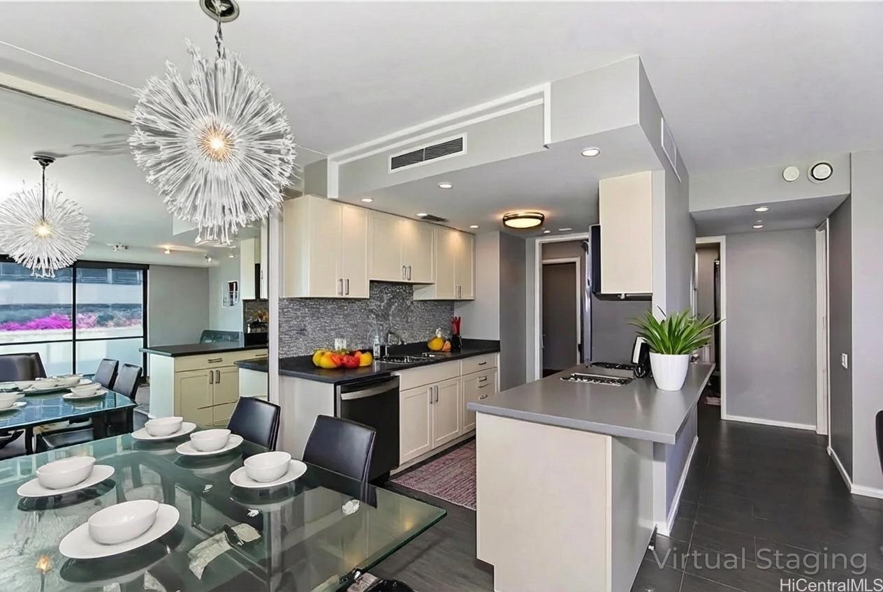 Harbor Square condo # 709, Honolulu, Hawaii - photo 5 of 25