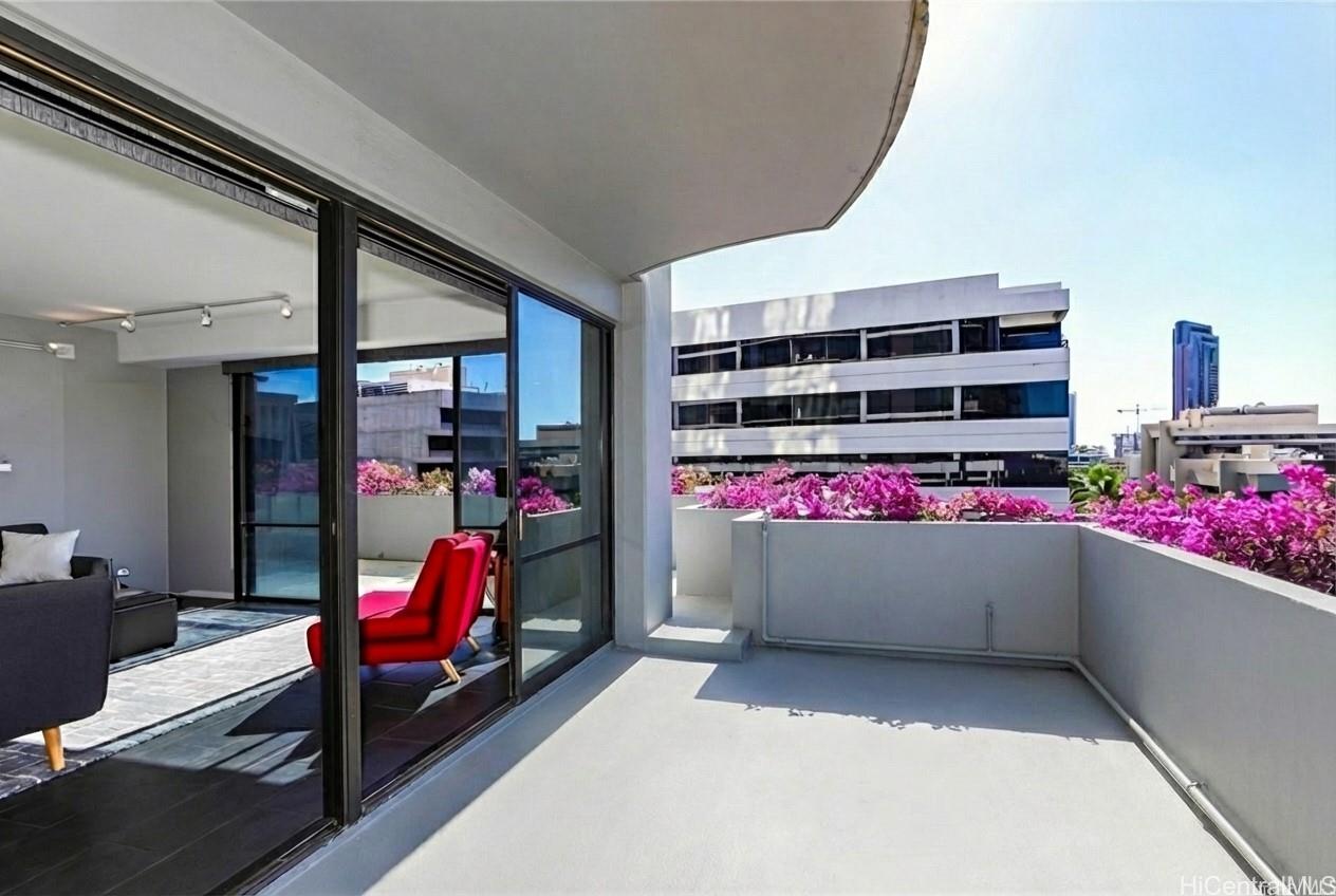 Harbor Square condo # 709, Honolulu, Hawaii - photo 7 of 25