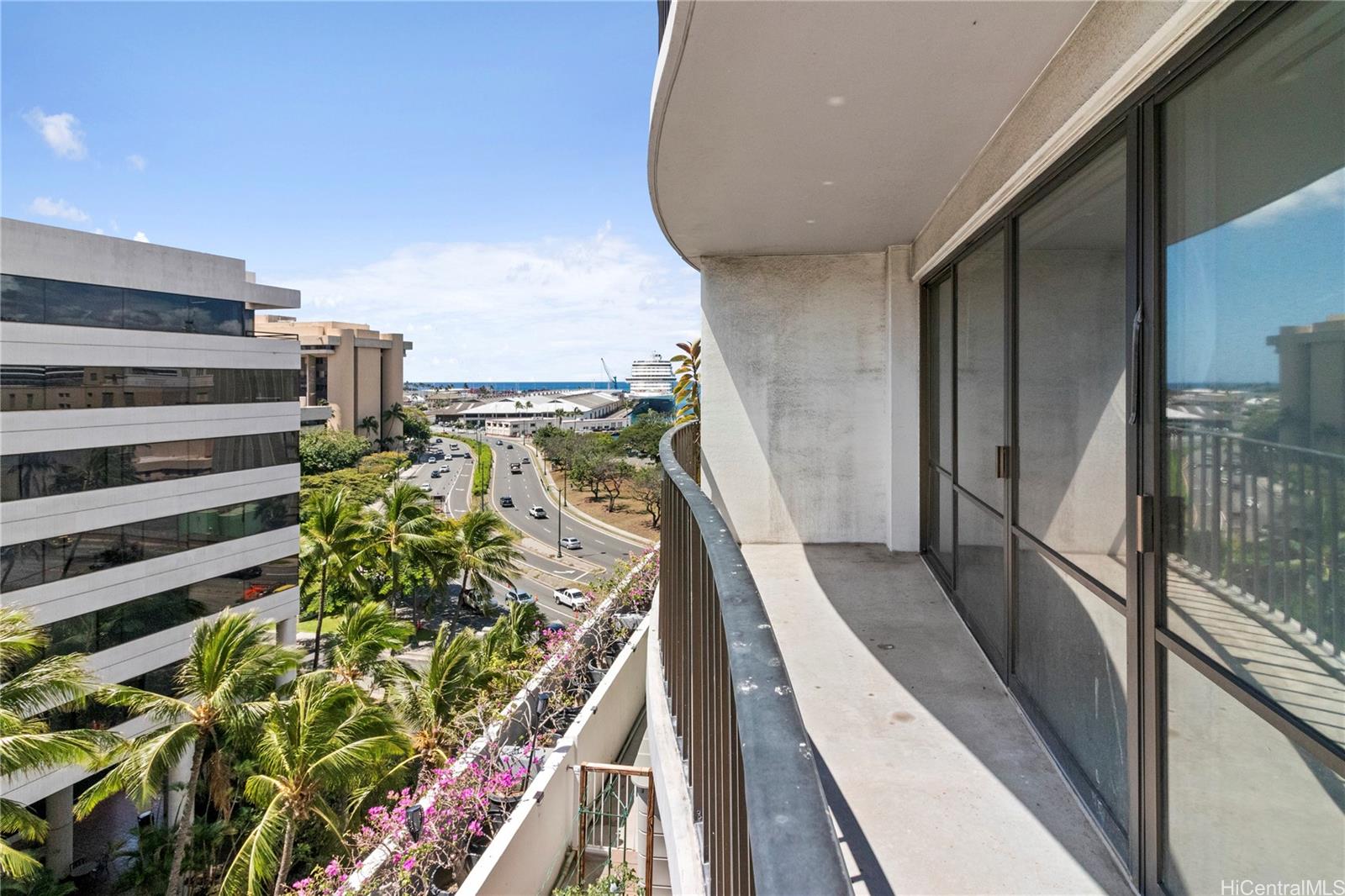 Harbor Square condo # 807, Honolulu, Hawaii - photo 12 of 15