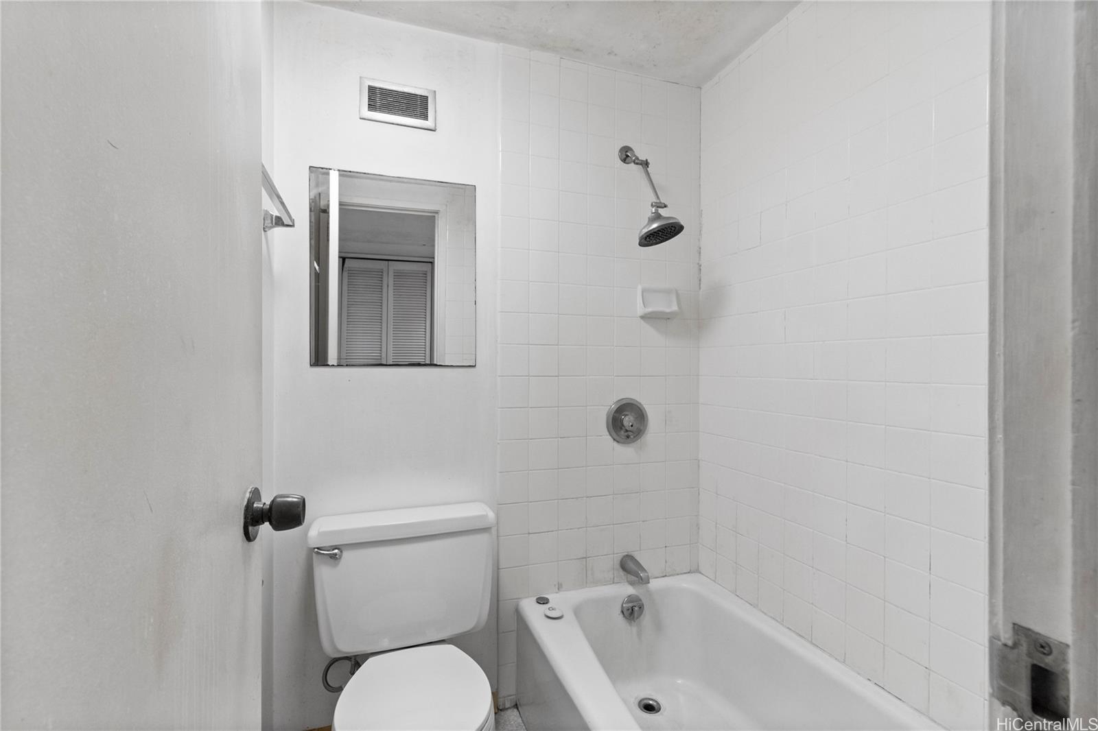 Harbor Square condo # 807, Honolulu, Hawaii - photo 9 of 15