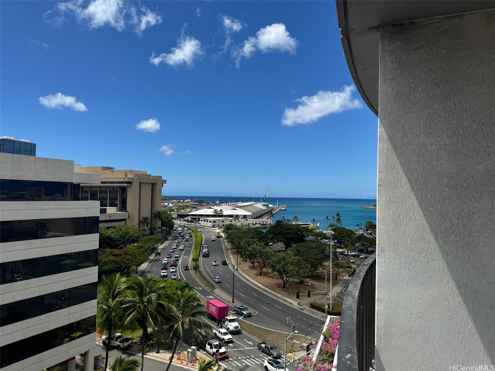 Harbor Square condo # 907, Honolulu, Hawaii - photo 11 of 25