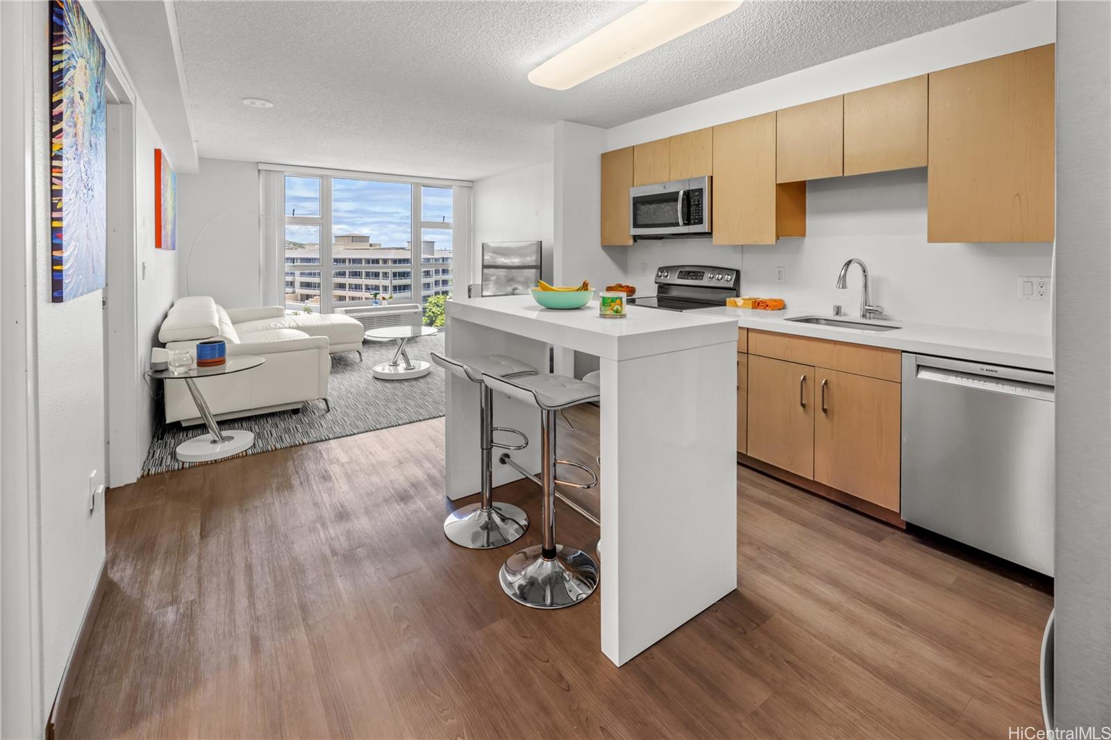 Hale Ka Lae condo # 2702, Honolulu, Hawaii - photo 3 of 24