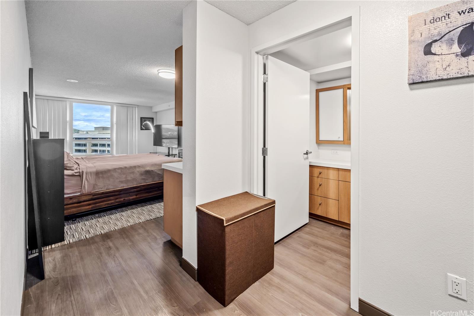 Hale Ka Lae condo # 2702, Honolulu, Hawaii - photo 8 of 24