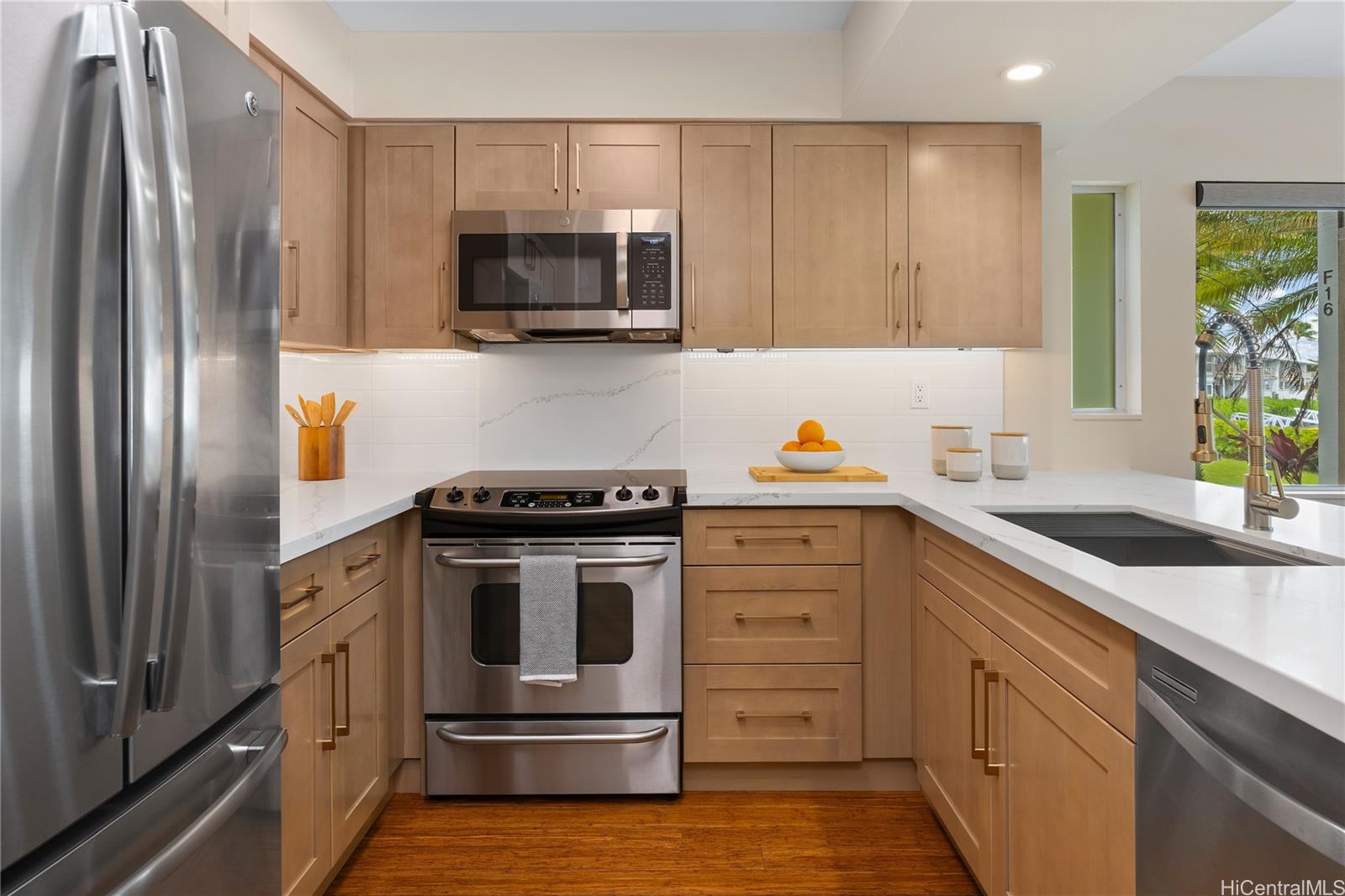 7007 Hawaii Kai Dr townhouse # F16, Honolulu, Hawaii - photo 8 of 21
