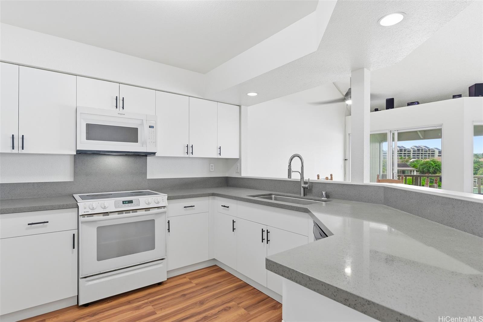 7007 Hawaii Kai Drive townhouse # J24, Honolulu, Hawaii - photo 6 of 25