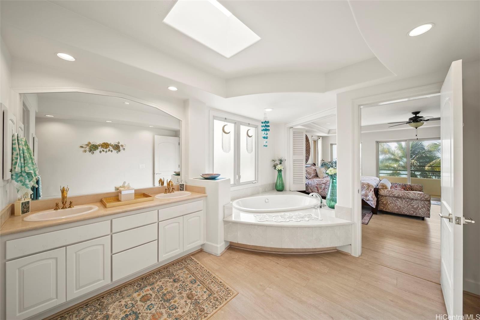 7017  Kalanianaole Hwy Portlock, Hawaii Kai home - photo 12 of 25