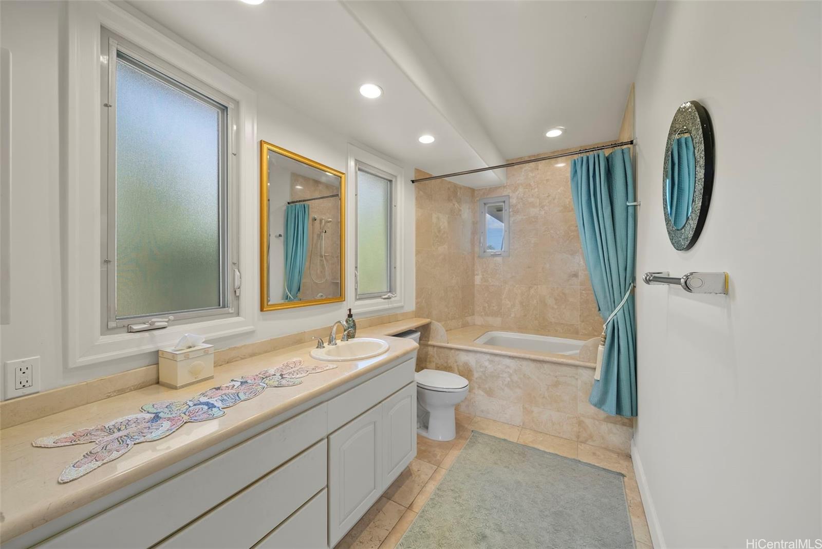 7017  Kalanianaole Hwy Portlock, Hawaii Kai home - photo 19 of 25