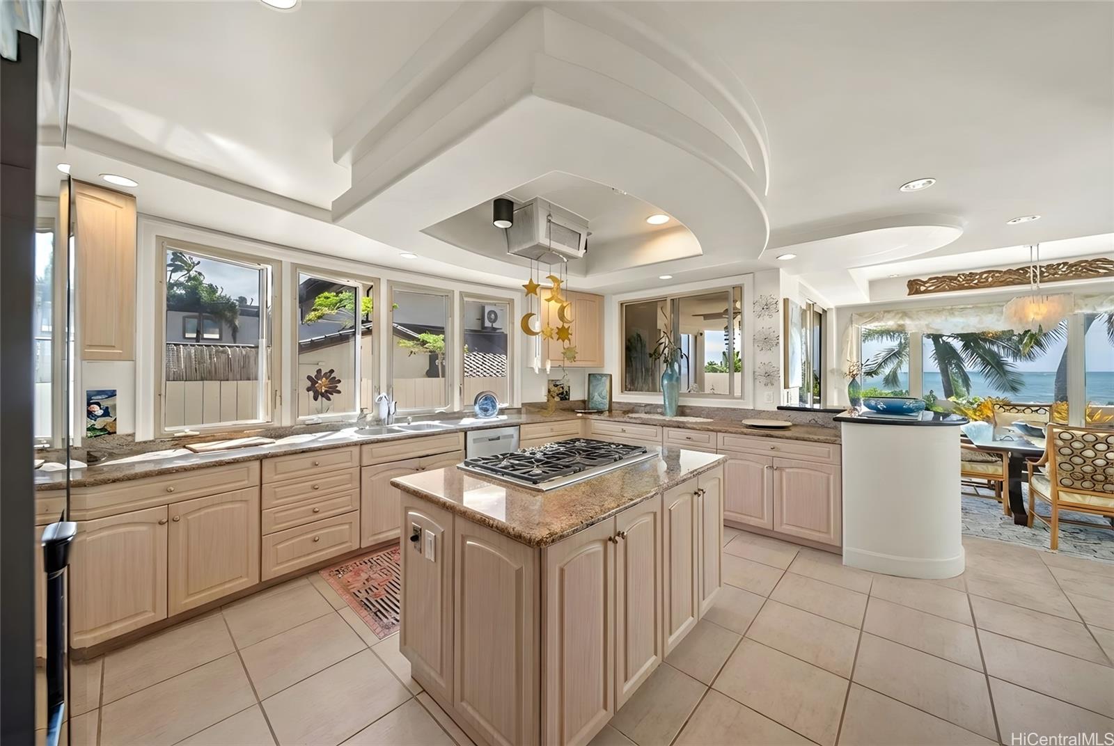 7017  Kalanianaole Hwy Portlock, Hawaii Kai home - photo 7 of 25