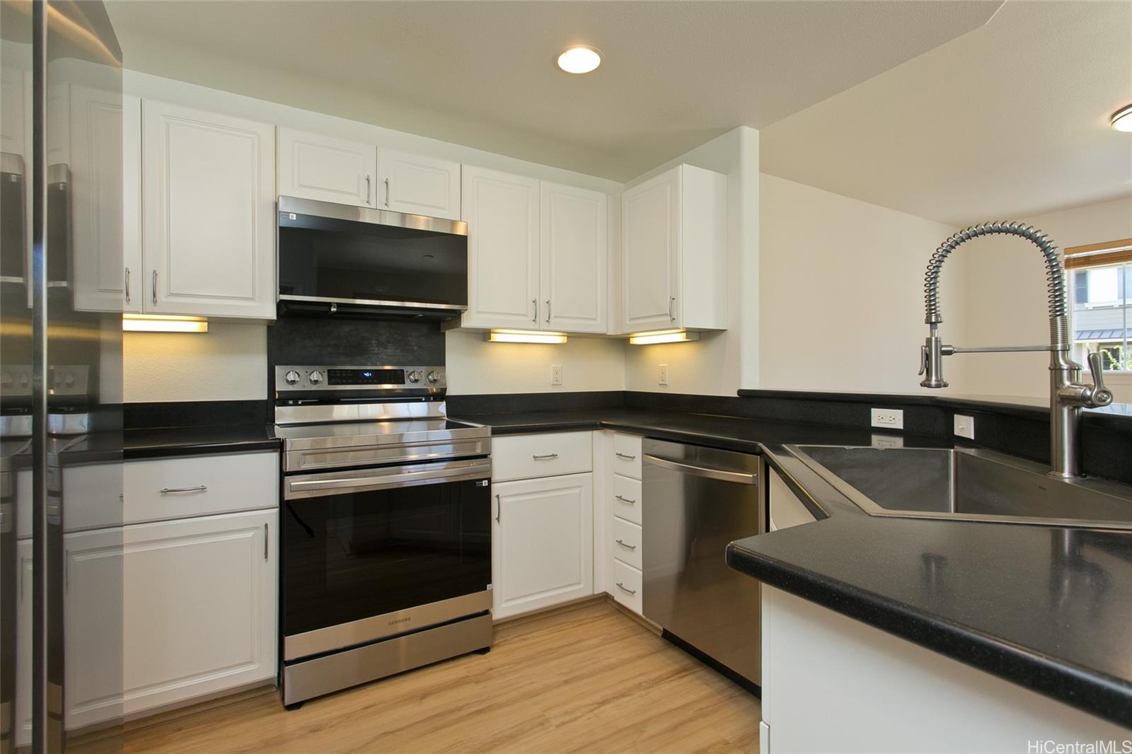 7018 Hawaii Kai Drive townhouse # 5-14, Honolulu, Hawaii - photo 2 of 15