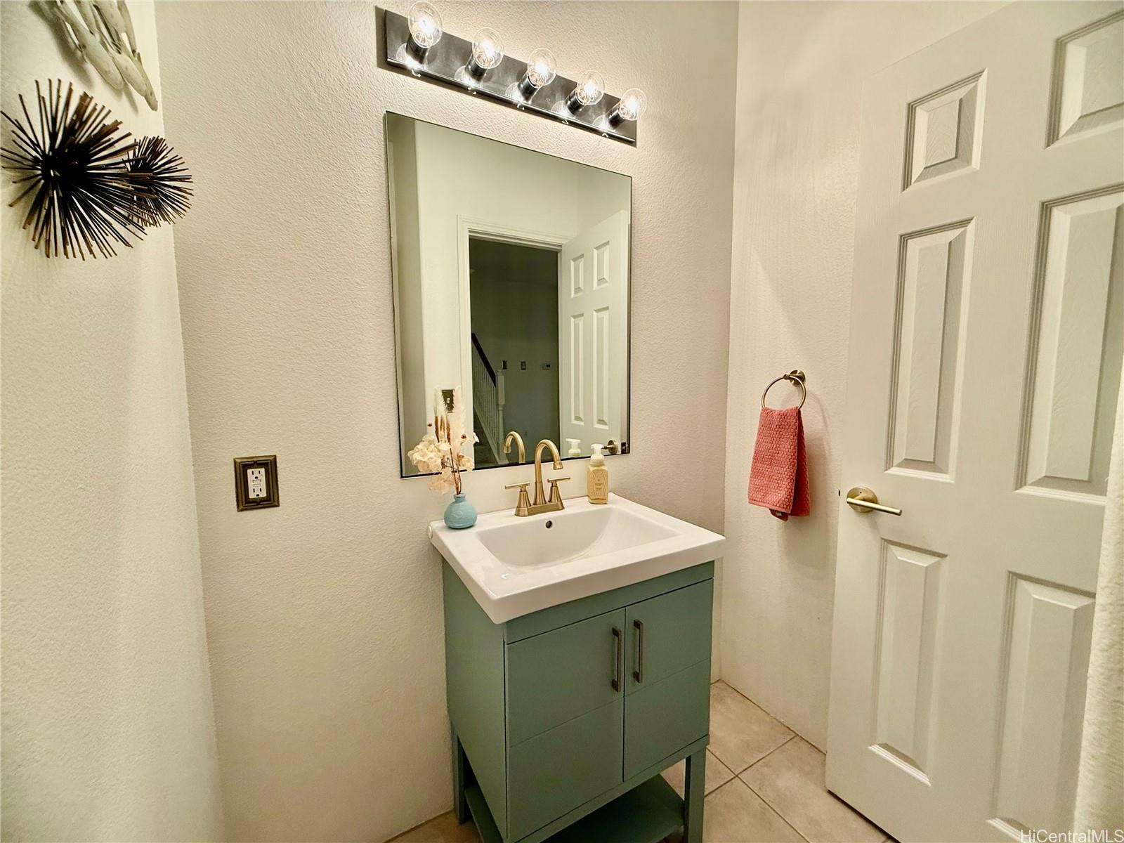 7018 Hawaii Kai Drive townhouse # 6-12, Honolulu, Hawaii - photo 3 of 20