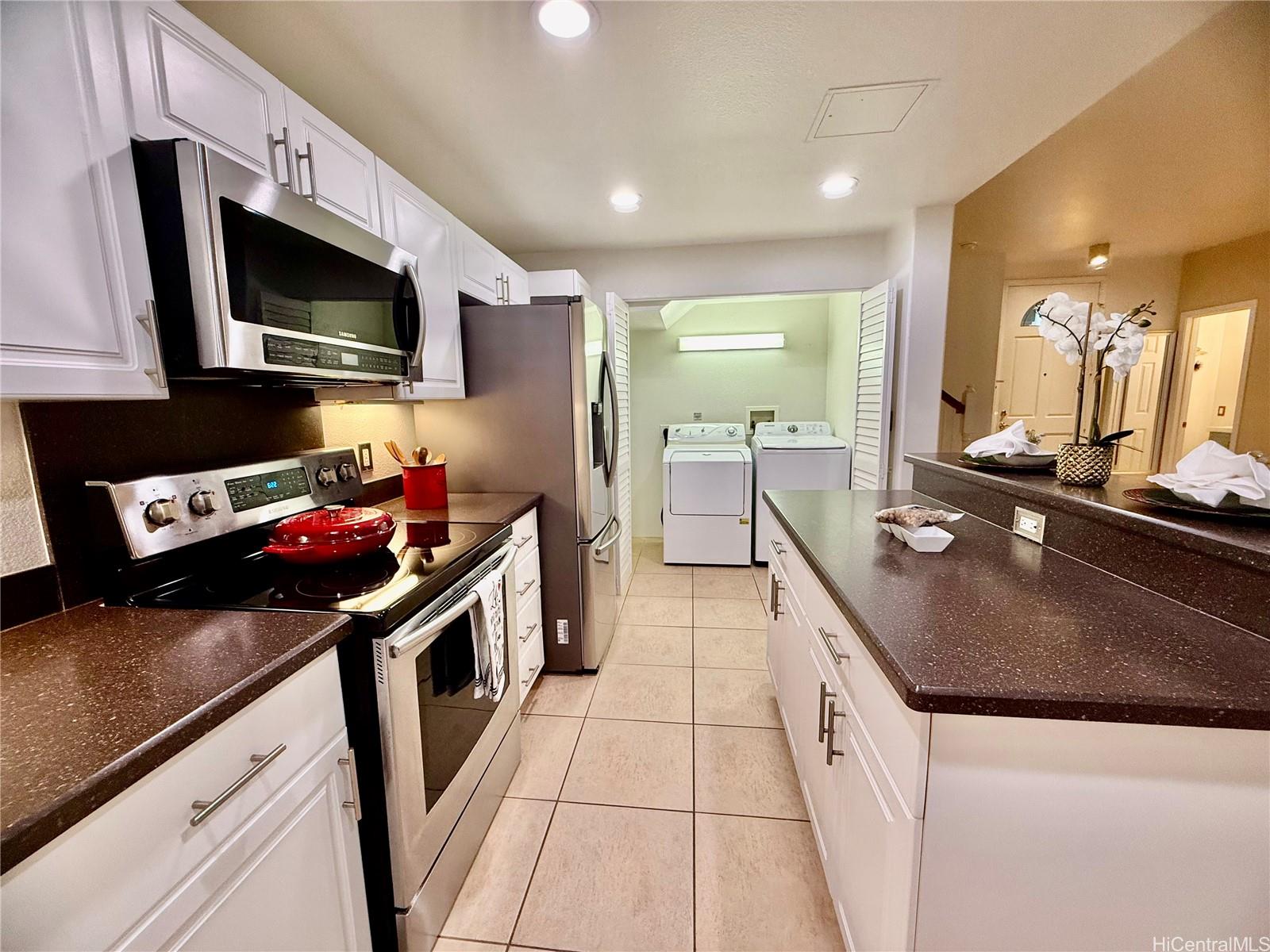 7018 Hawaii Kai Drive townhouse # 6-12, Honolulu, Hawaii - photo 6 of 20