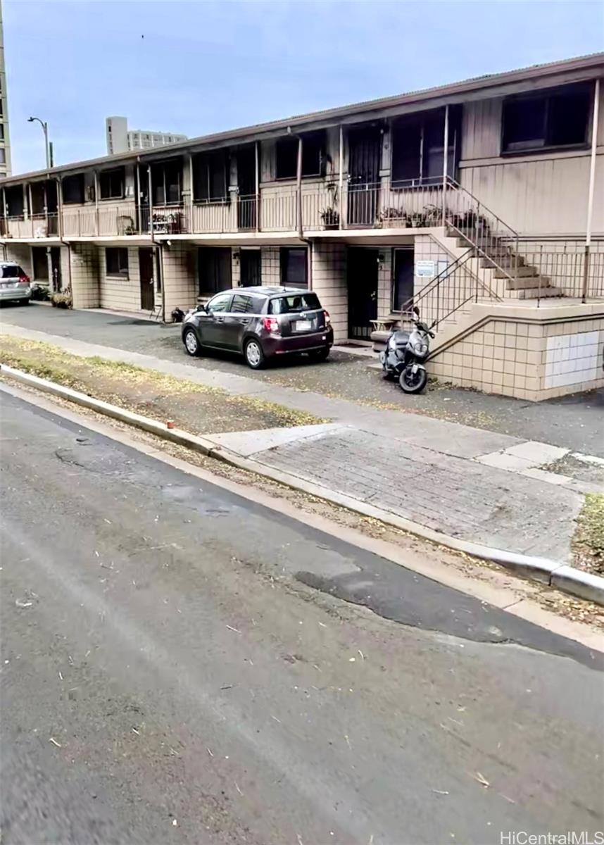 705 Hoawa St HONOLULU - Multi-family - photo 5 of 8