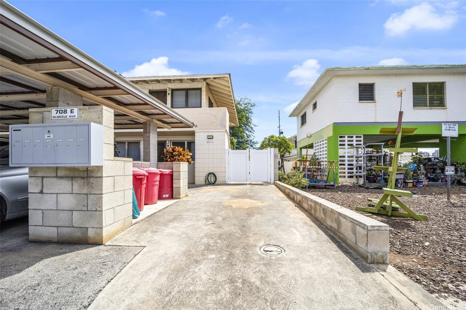 708E Olokele Ave Honolulu - Multi-family - photo 7 of 14