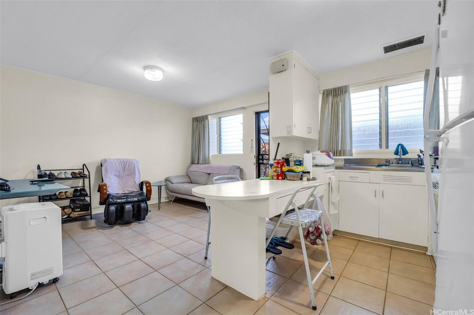 708-E Olokele Ave Honolulu - Multi-family - photo 12 of 15