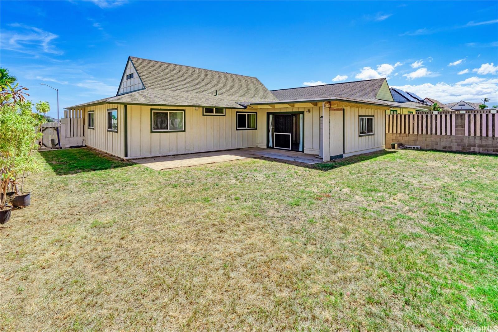 709  Kaulu Pl Kihei/wluku/kaha, Maui home - photo 2 of 11