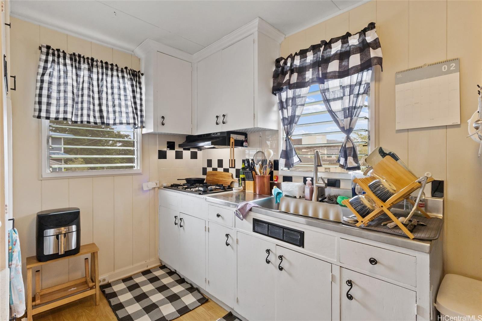 709  Twin View Drive Puunui, Honolulu home - photo 11 of 25