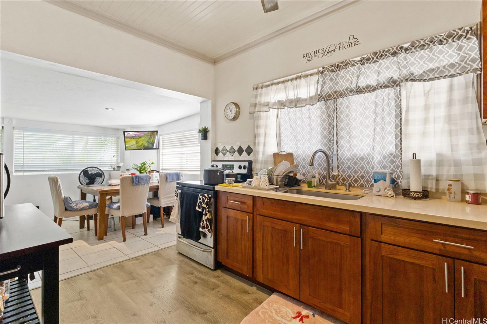 709  Twin View Drive Puunui, Honolulu home - photo 16 of 25