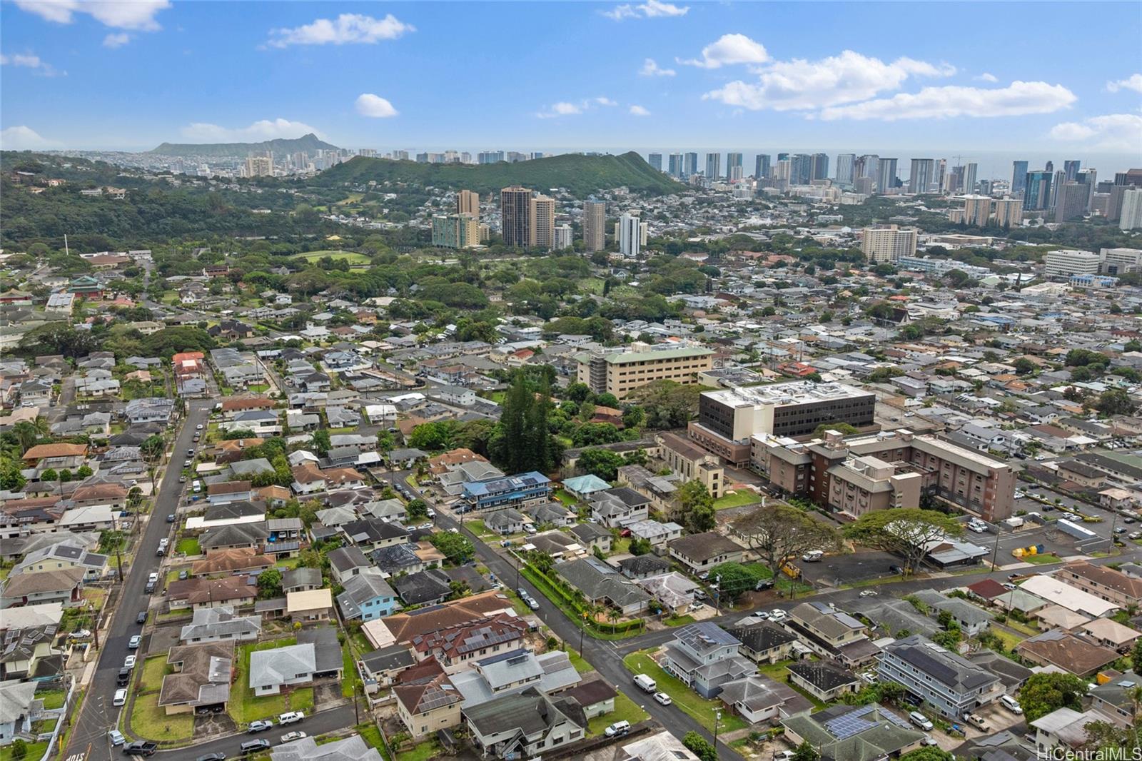 709  Twin View Drive Puunui, Honolulu home - photo 21 of 25