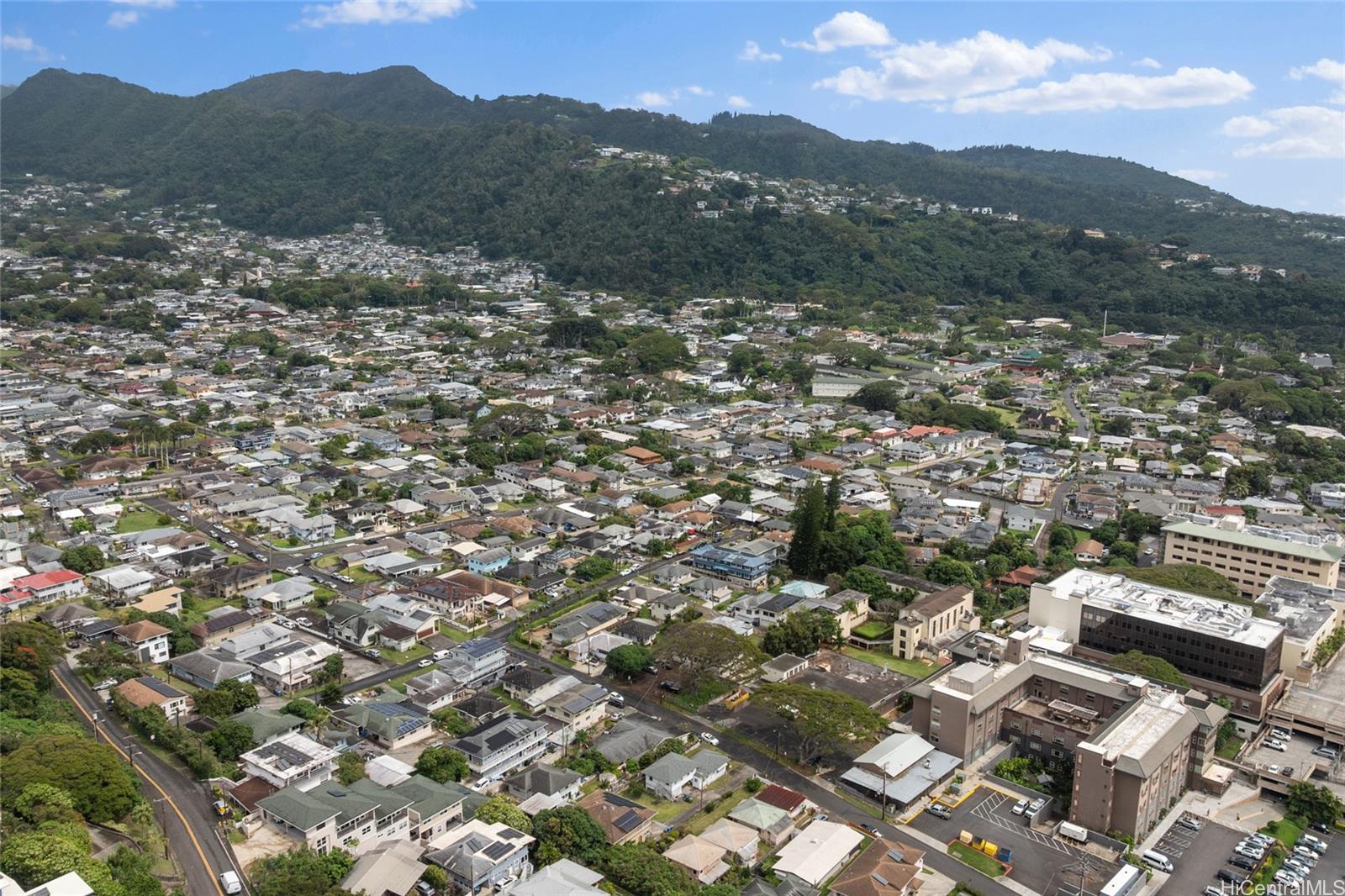 709  Twin View Drive Puunui, Honolulu home - photo 23 of 25