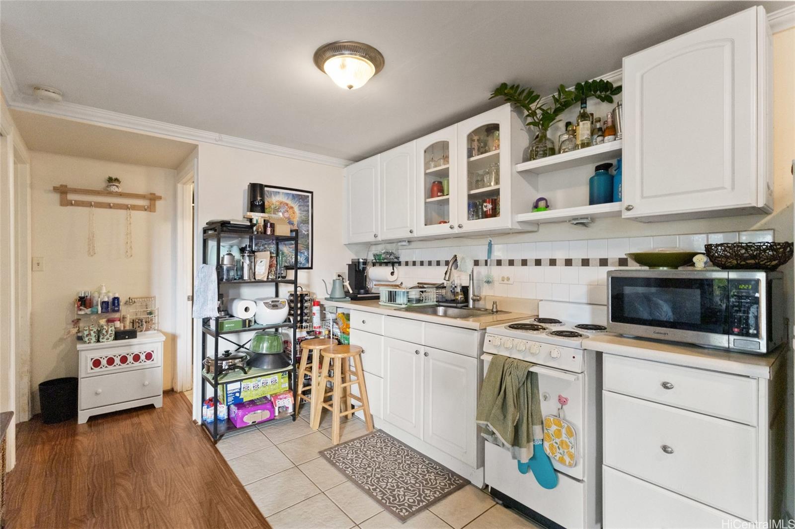 709  Twin View Drive Puunui, Honolulu home - photo 6 of 25