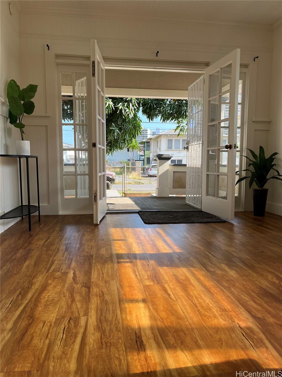 710  Hausten Street Moiliili,  home - photo 1 of 14