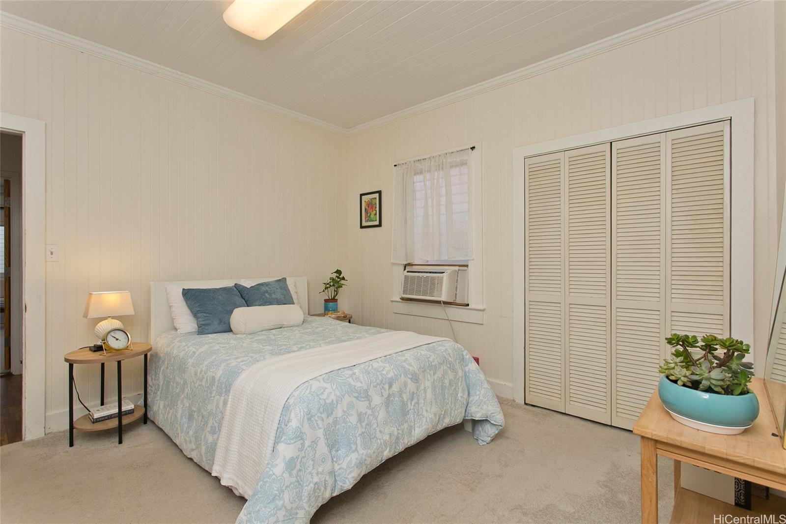 710  Hausten Street Moiliili, Honolulu home - photo 12 of 14