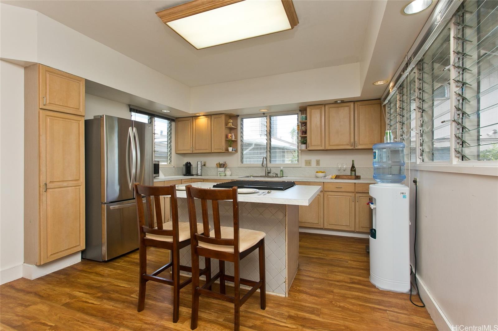 710  Hausten Street Moiliili, Honolulu home - photo 7 of 14