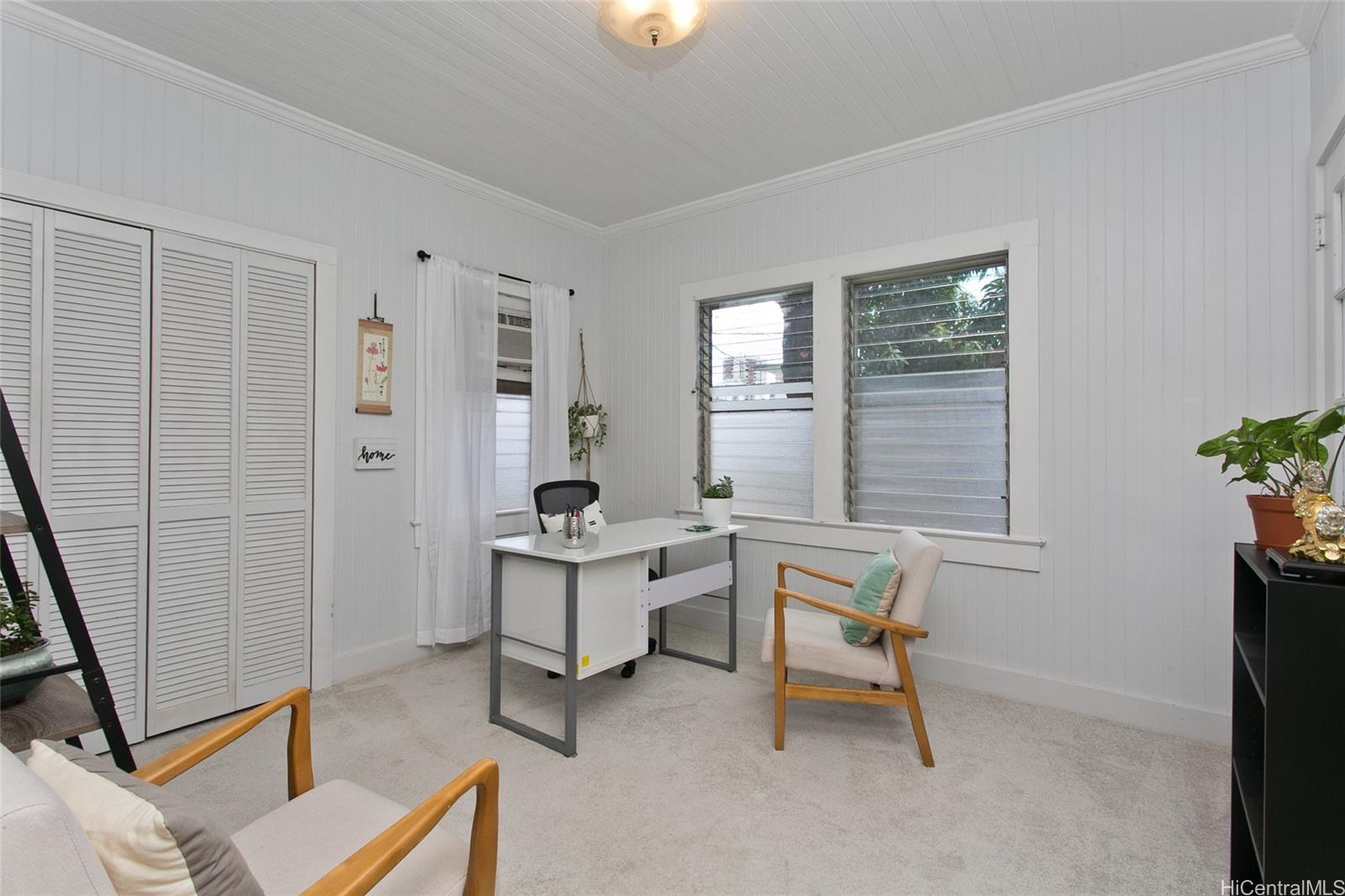 710  Hausten Street Moiliili, Honolulu home - photo 10 of 14